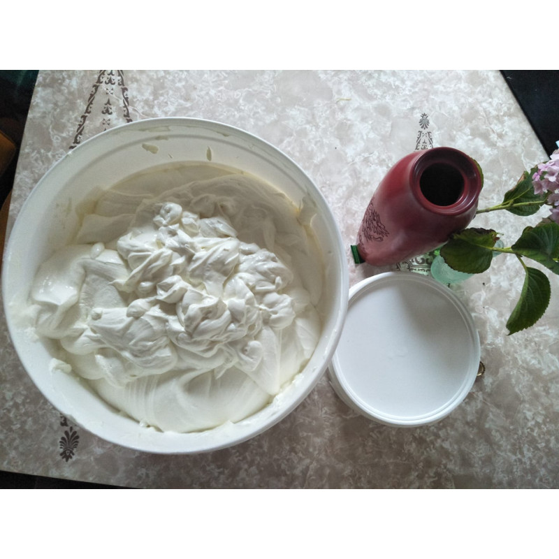 Classic (sweetened) yoghurt