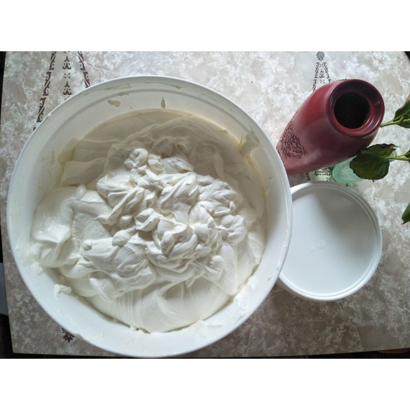 Natural (unsweetened) yoghurt